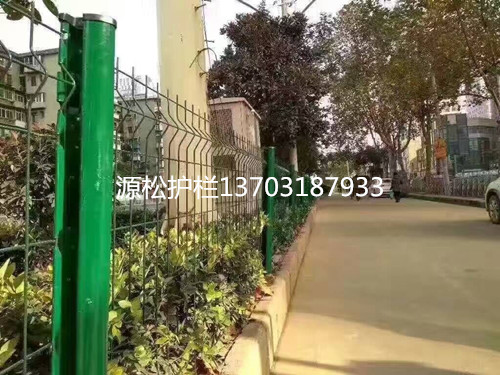 桃型柱護(hù)欄網(wǎng)