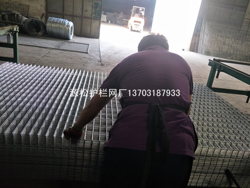 護欄網生產工藝