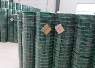 圈地綠色鐵絲網2