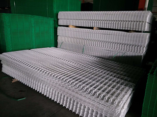 桃形立柱圈地護(hù)欄網(wǎng)