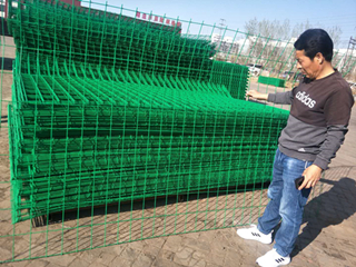 圈地護(hù)欄網(wǎng)